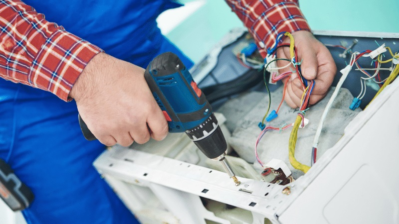 İzmit ECA ECA çamaşır makinesi kart tamiri – Su almama arızası orijinal parça ile giderildi. - Teknik servis örneği